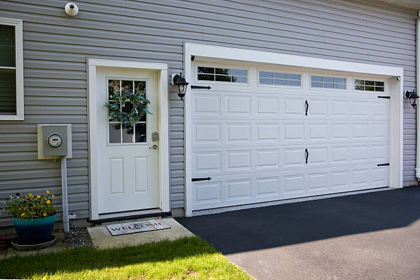 24/7 Emergency Garage Door Panel Replacement experts in Clear Lake, IA